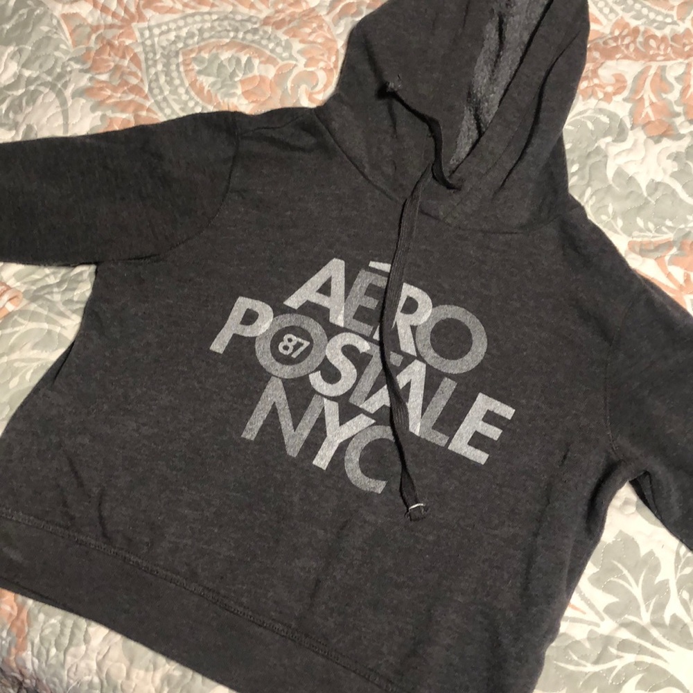 crop top sweatshirt.